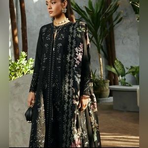 Suffuse by Sana Yasir 3 piece suit